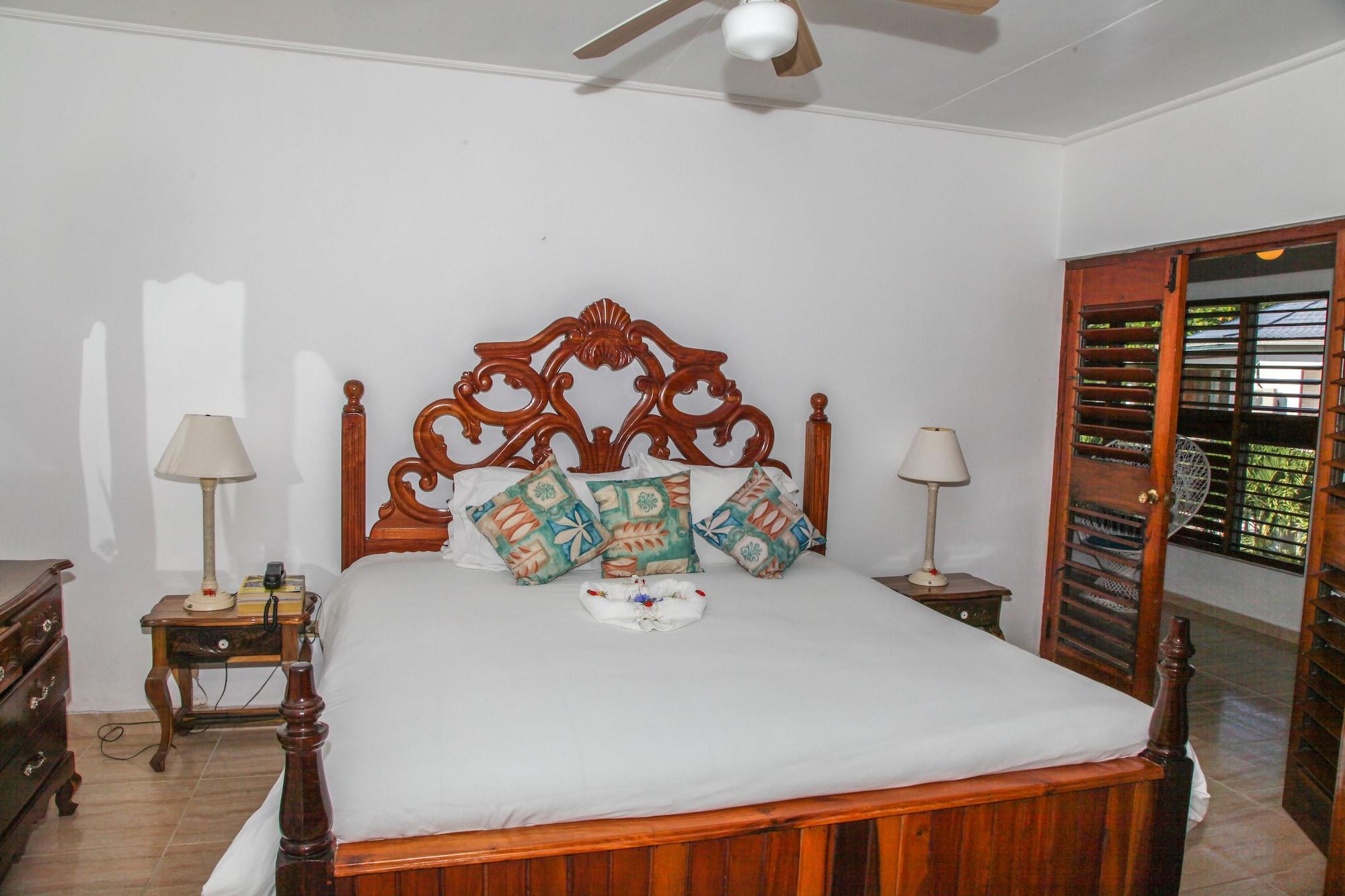 Negril Treehouse Resort Exterior photo