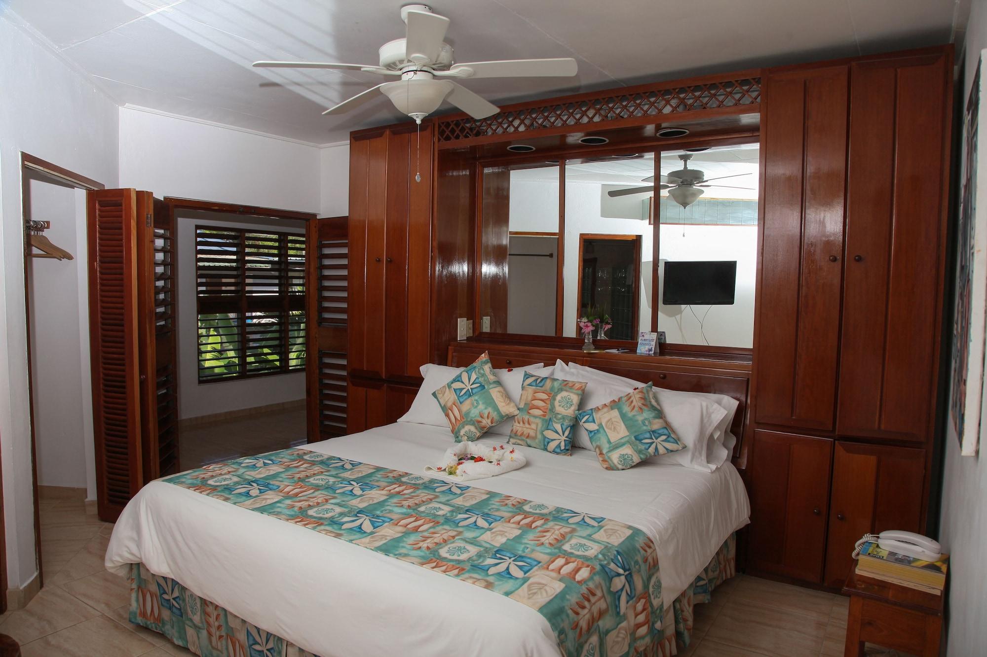 Negril Treehouse Resort Exterior photo